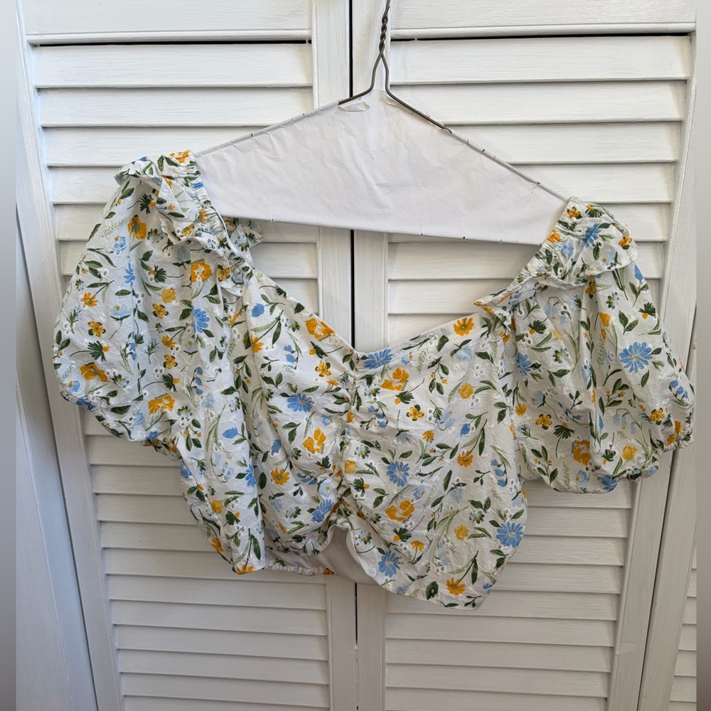 Japana Cream Floral Eyelet Puff Sleeve Cropped Blouse, Size Medium